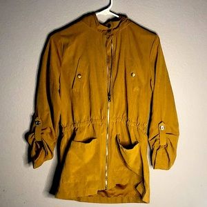 This is a super cute Summer Utility jacket with amazing fabric!